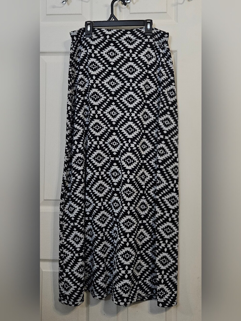 Dynamite Black & White Aztec-Print Maxi Skirt
